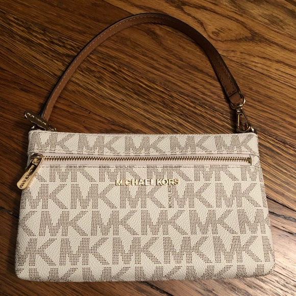 MICHAEL Michael Kors Handbags - MK Wristlet